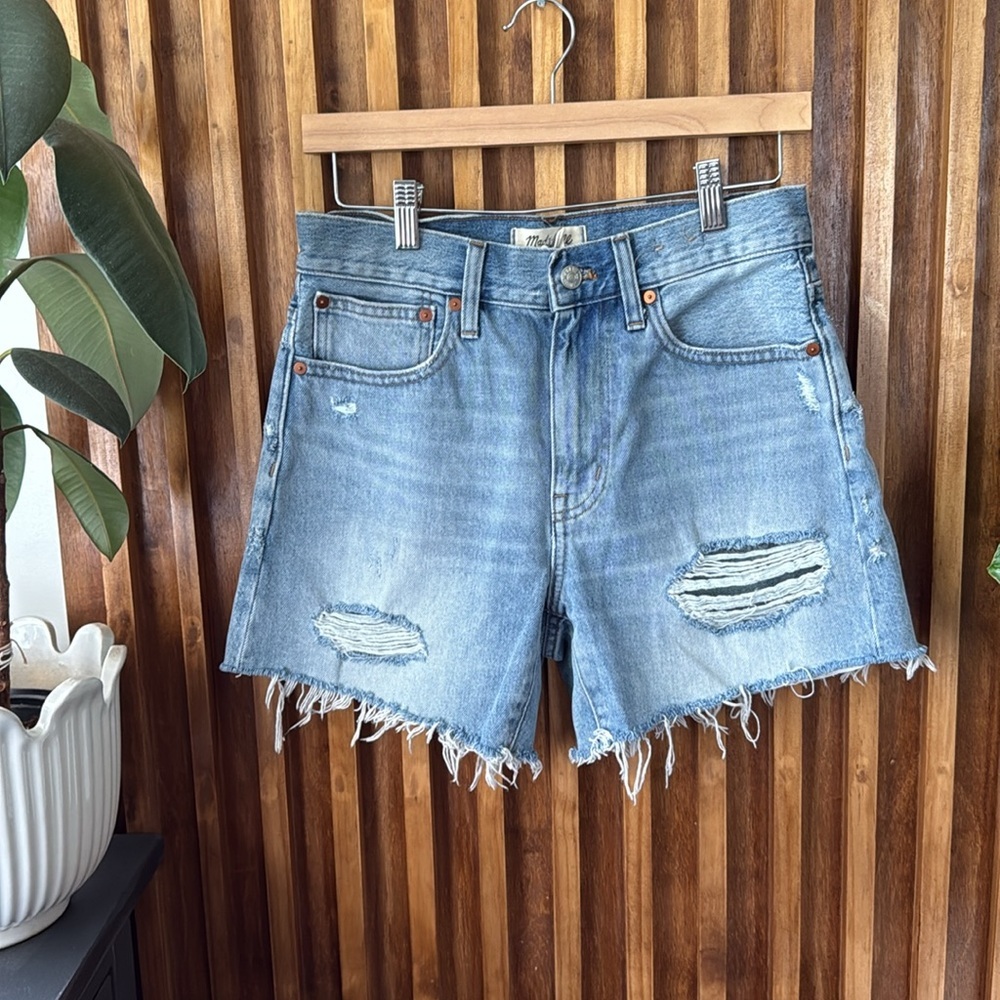Madewell Relaxed Mid-Length Denim Shorts in Steenwick Wash: Ripped Edition. 26